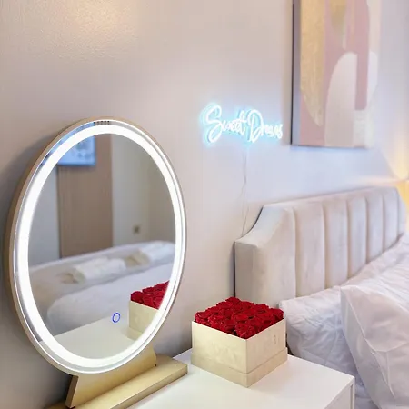 Luxury 2 Bedroom With Free Parking & Jacuzzi Bath Appartement