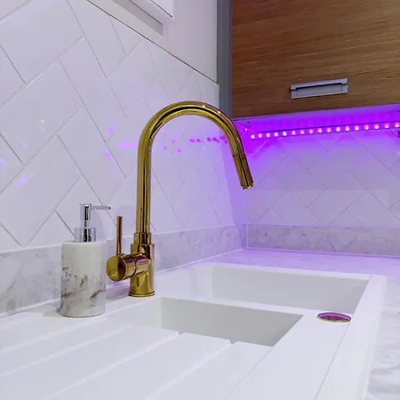 Luxury 2 Bedroom With Free Parking & Jacuzzi Bath Lejlighed *