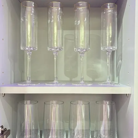 아파트 Luxury 2 Bedroom With Free Parking & Jacuzzi Bath