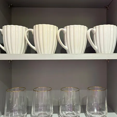 Luxury 2 Bedroom With Free Parking & Jacuzzi Bath *