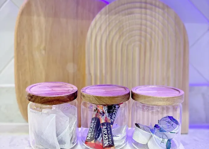 Luxury 2 Bedroom With Free Parking & Jacuzzi Bath Leeds (West Yorkshire)