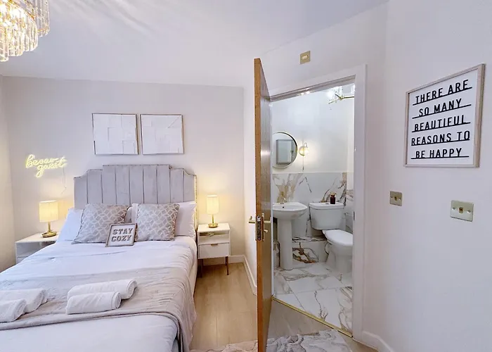 Luxury 2 Bedroom With Free Parking & Jacuzzi Bath Leeds (West Yorkshire)