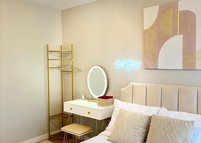 Lejlighed Luxury 2 Bedroom With Free Parking & Jacuzzi Bath *