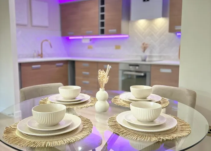 Apartment Luxury 2 Bedroom With Free Parking & Jacuzzi Bath *