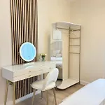 Luxury 2 Bedroom With Free Parking & Jacuzzi Bath