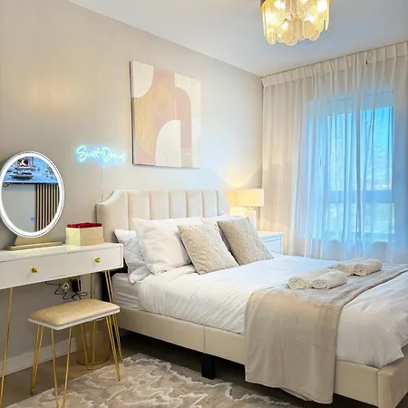 Luxury 2 Bedroom With Free Parking & Jacuzzi Bath *