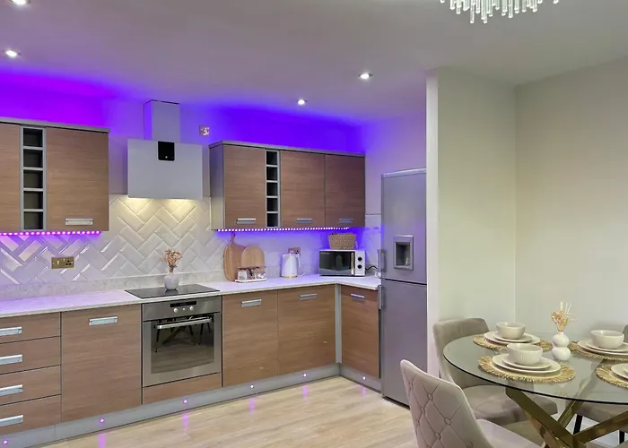 Apartament Luxury 2 Bedroom With Free Parking & Jacuzzi Bath *